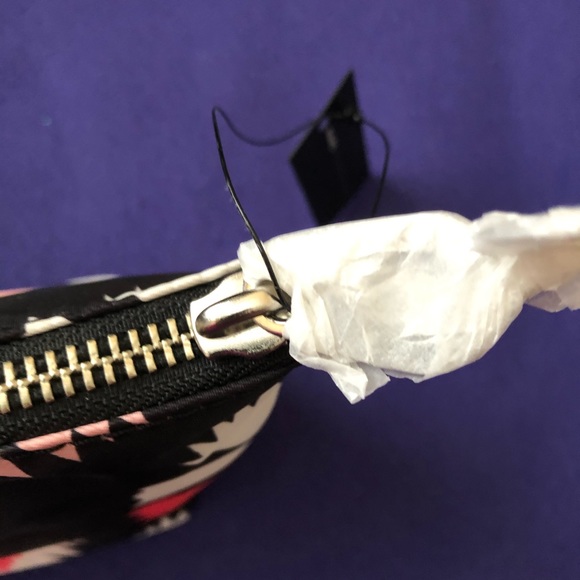 Marc by Marc Jacobs make up pouch *New* - Picture 5 of 5